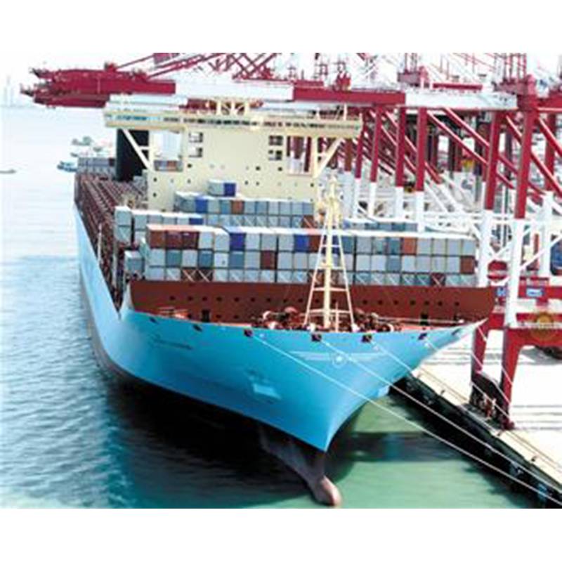 Quels facteurs affectent les taux de fret maritime?
